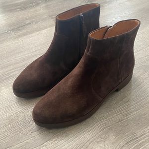 Fitflop Size 9 dark brown suede beautiful like new Maria boot bootie
